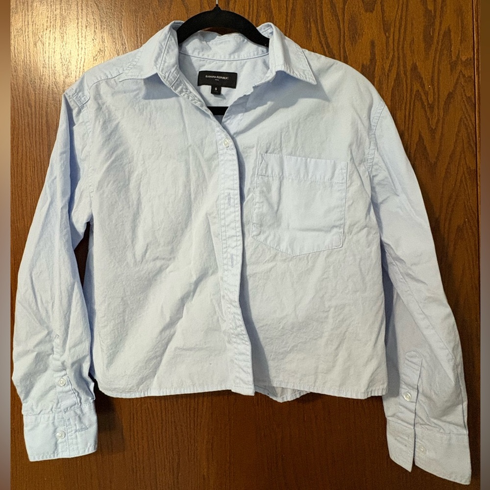 Banana Republic light blue cropped button-down shirt.